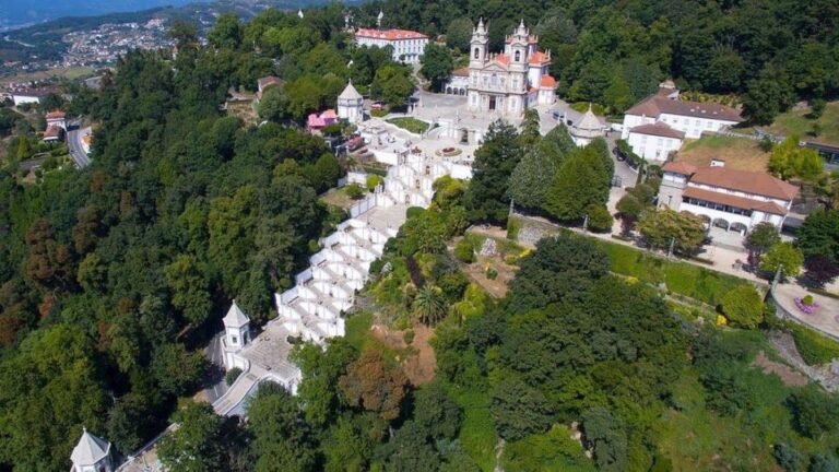 Porto: Braga & Guimarães Private Tour Iconic Bom Jesus Sanctuary