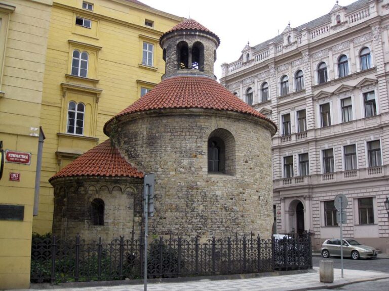 Prague: Old, New, And Jewish Towns Guided Walking Tour Overview Of The Tour