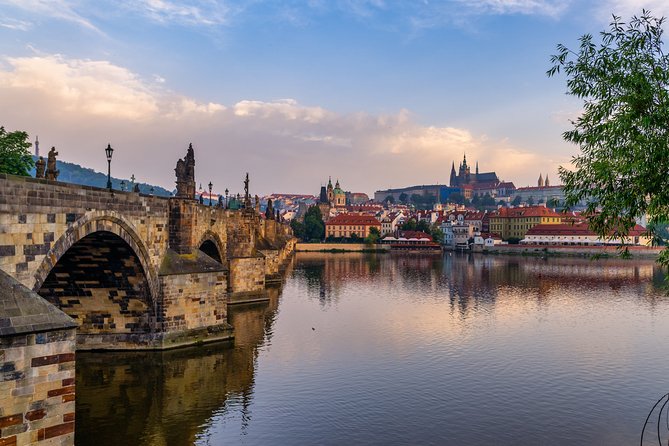 Private Transfer From Berlin to Prague With 2h of Sightseeing - Overview of the Transfer Service