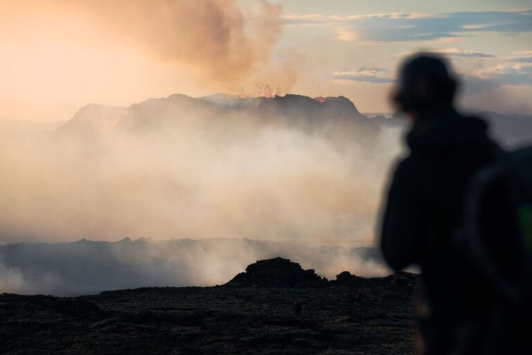 Reykjavik: Guided Tour To Volcano And Reykjanes Geopark Tour Overview