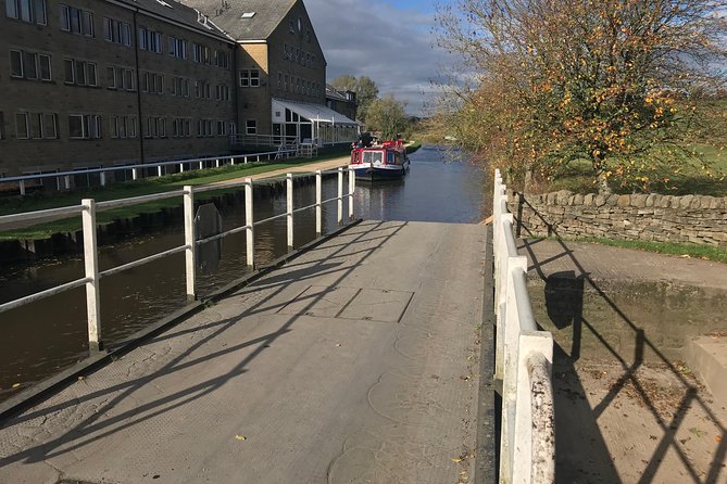 Roast Dinner Cruise - Experiencing the Yorkshire Countryside