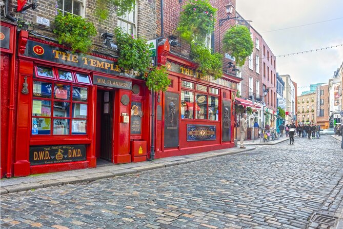 Romantic Dublin: Cupid Quest Experience Experience Overview