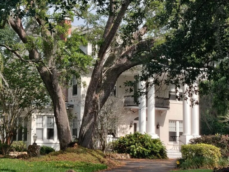 Safety Harbor: Haunted History Guided Walking Tour Tour Overview