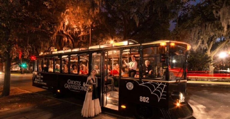 Savannah: Ghosts And Gravestones Tour With Low House Entry Tour Overview And Details