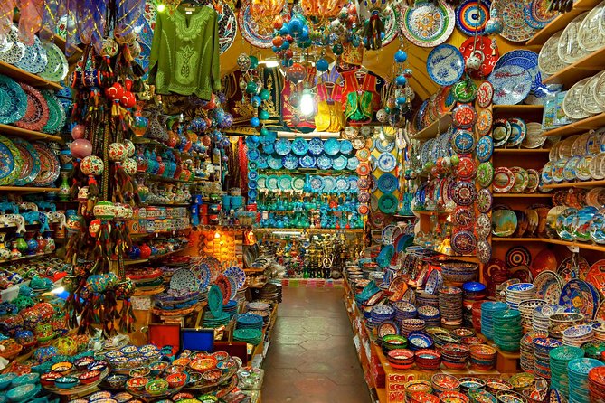 Shopping in Grand Bazaar - Exploring the Labyrinth