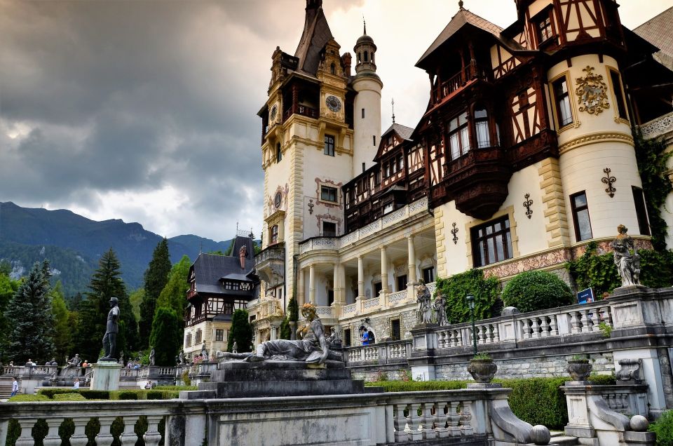 Sinaia: Peleș Castle Tour With an Expert Guide - Tour Overview