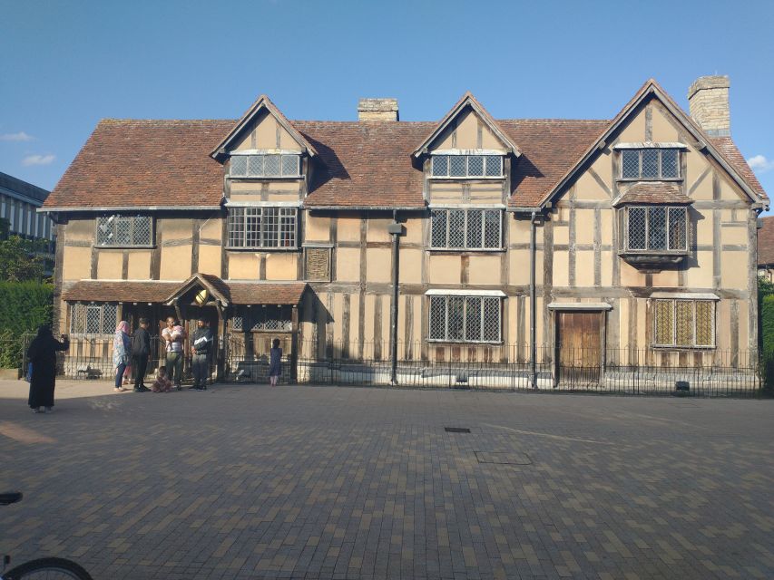 Stratford-Upon-Avon: The Famous Walk Talk Show - Overview of Stratford-Upon-Avon