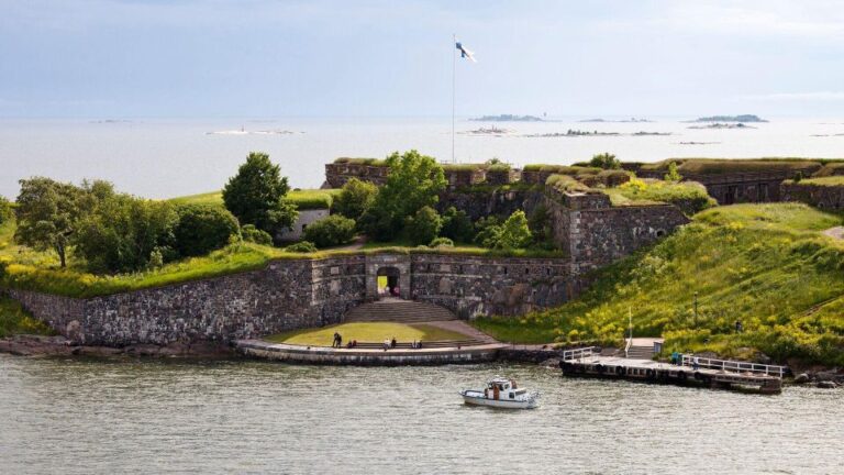 Suomenlinna: Private Tour With An Authorized Guide About Suomenlinna Fortress