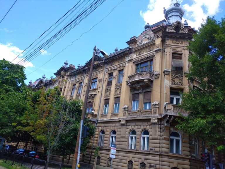 Timisoara: Dream Tour In Fabric Neighborhood Tour Overview