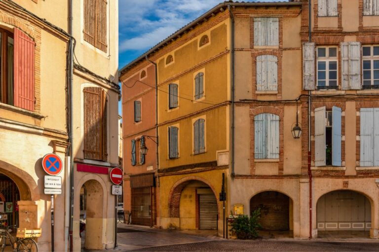 Toulouse: First Discovery Walk And Reading Walking Tour Exploring The Basilica Saint Sernin