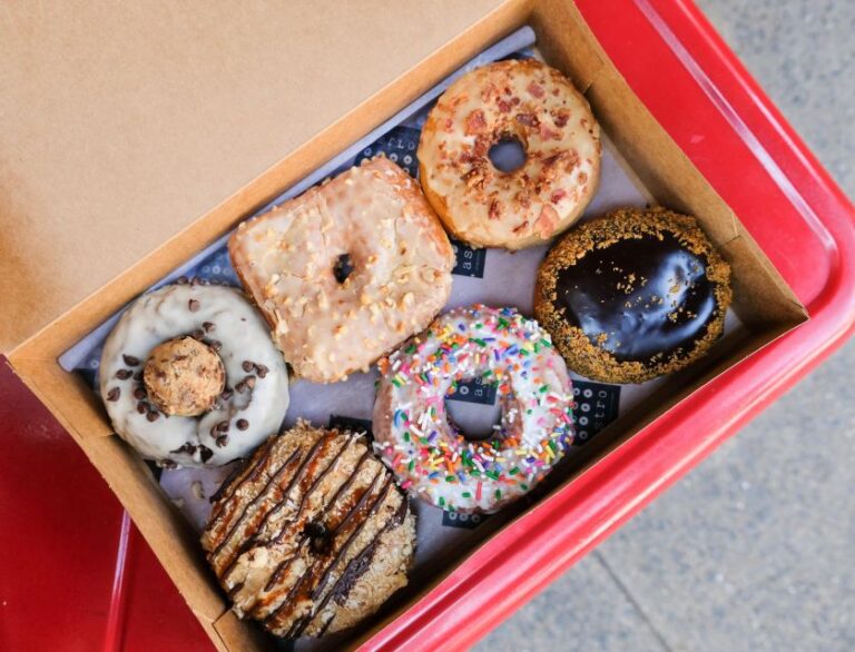 Washington, D.c.: Guided Holiday Donut Tour With Tastings Tour Overview And Pricing