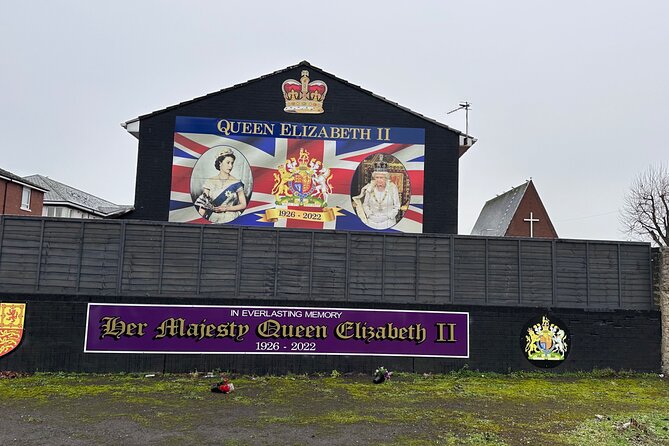 2hours Republican & Loyalist Mural Black Taxi Tour From Belfast - Tour Accessibility and Requirements