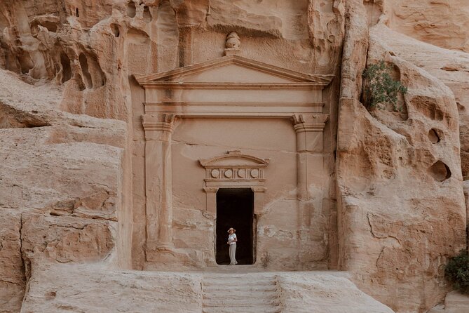 3-Hour 4x4 Safari in Little Petra - Exploring Rock-Cut Buildings