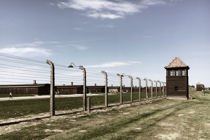 Auschwitz Birkenau: Complete Private Tour - Amenities Included