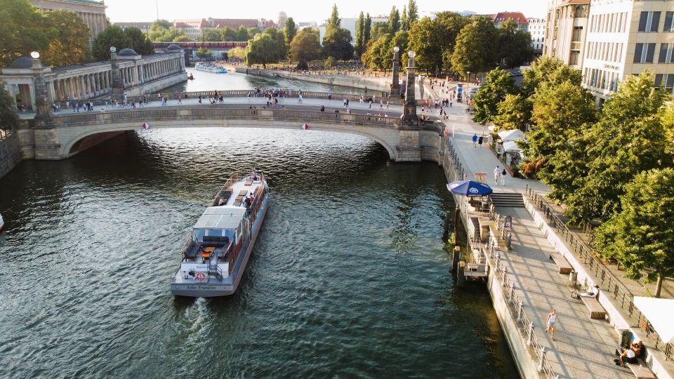 Berlin: Evening Sightseeing River Cruise on the Spree - Cruise Route and Highlights