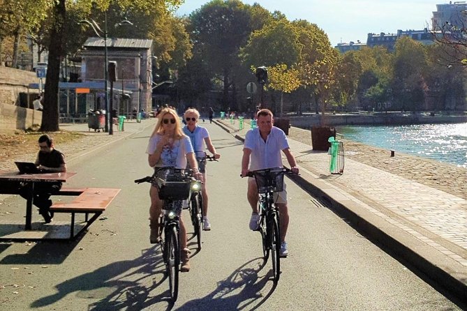 Bike Paris Treasures With a Live Guide - Families & Friends - Inclusions and Gear