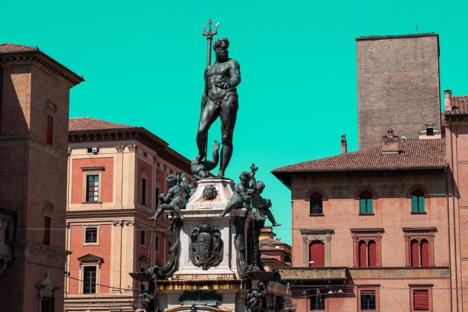 Bologna: Walking In-App Audio Tour on Your Phone (ENG) - St. Dominics Basilica and Michelangelo