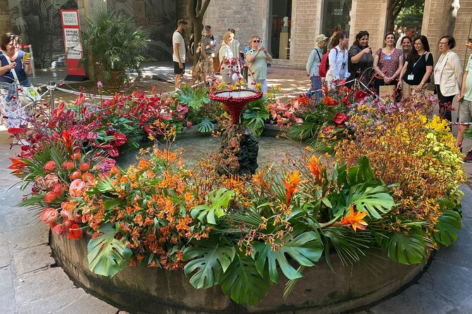 Catalan Traditions Walking Tour in the Born and Gothic Quarter - Tour Features and Accessibility