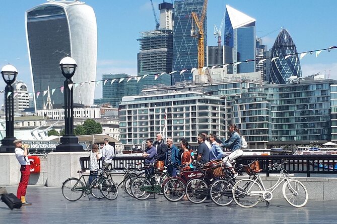 City & Secrets: Explore Londons Hidden Gems - Cycling Along the Thames Riverfront