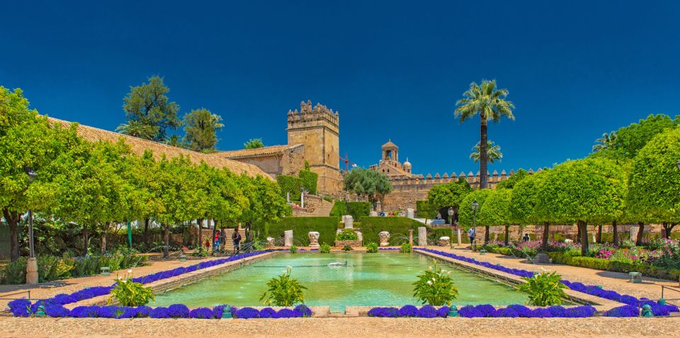 Córdoba: Alcazar of the Catholic Monarchs Private Tour - Architectural Features