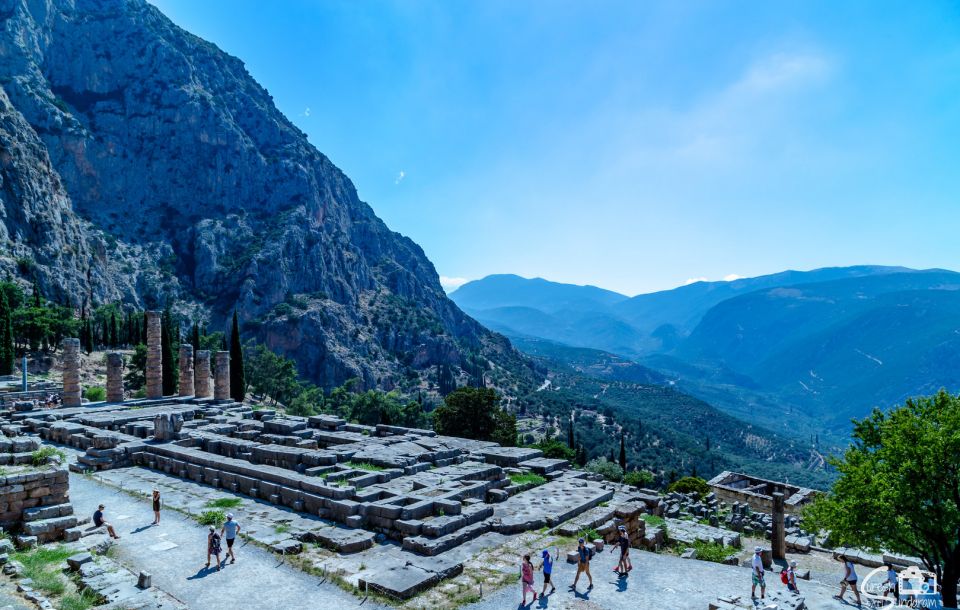 Delphi & Hosios Loukas Monastery Private Day Tour Plus Lunch - Itinerary Highlights