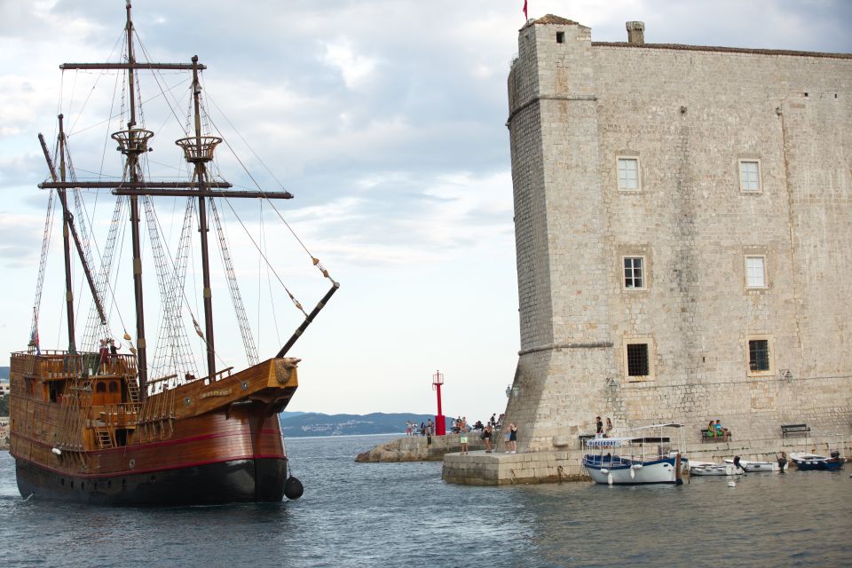 Dubrovnik: 2-Hour Panoramic Cruise & Historical Walking Tour - Cruise Experience