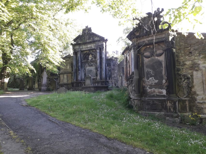 Edinburgh: Greyfriars Kirkyard Tour - Inclusions