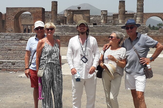 Exploring Pompeii - Getting to the Meeting Point