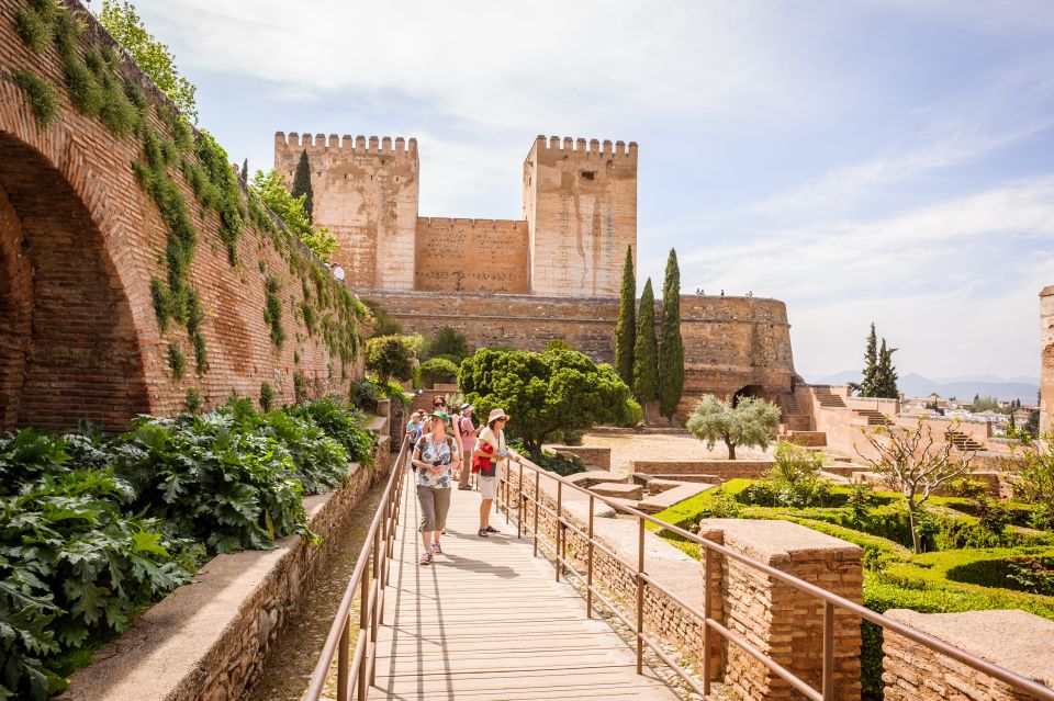 From Costa Del Sol: Granada, Alhambra & Generalife Day Tour - Itinerary and Experience