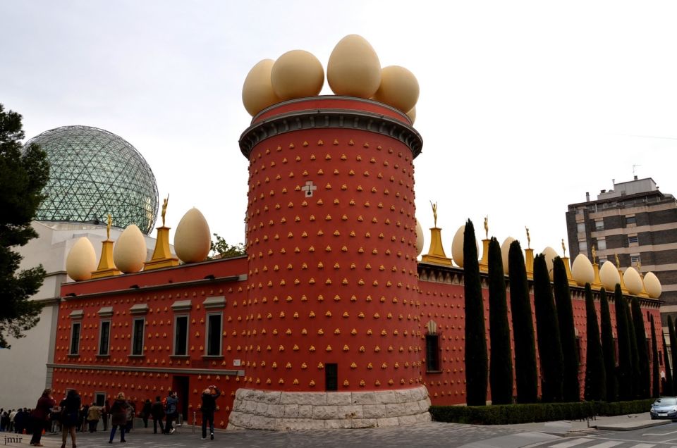 From Girona: Dalí Museum and Girona Small Group Tour - Itinerary