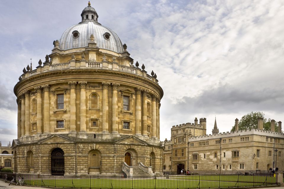 From London: Oxford & Cambridge Day Tour - Exploring Oxford