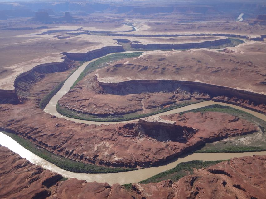 From Moab: Canyonlands 4x4 Drive and Calm Water Cruise - Panoramic Canyon Overlooks