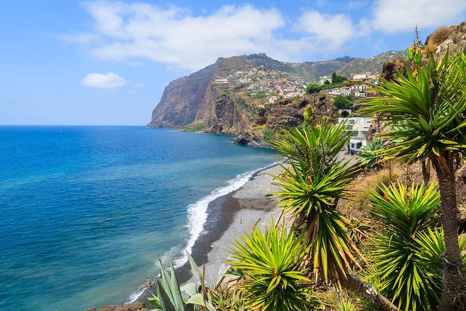 Funchal Hop-On Hop-Off Tour 3 in 1 - Câmara De Lobos Route