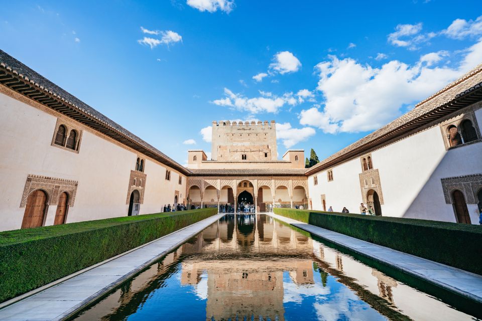 Granada: Alhambra Guided Tour With Nasrid Palaces & Gardens - Highlights