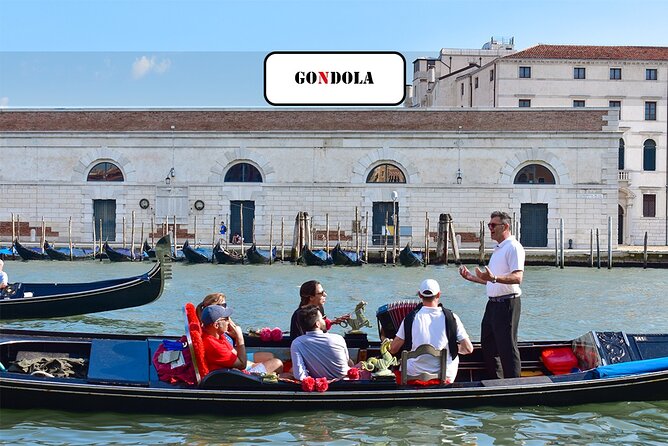 Grand Canal Gondola Serenade With Your Carnival Mask - Accessibility and Weather Considerations