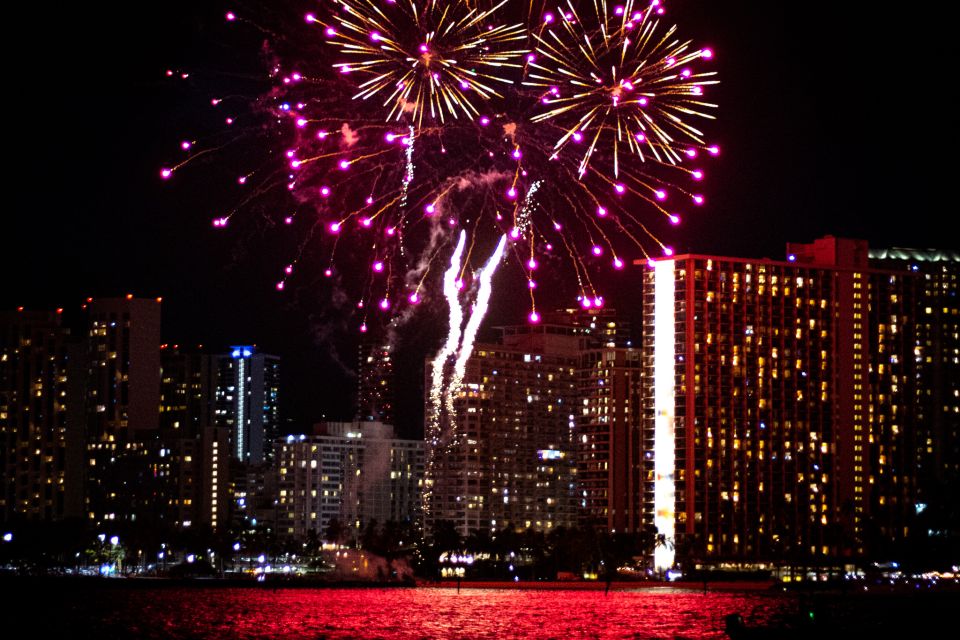 Honolulu: Friday Night Fireworks Cruise With Music - Highlights