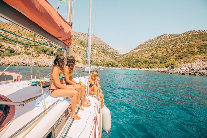 Hvar - Full Day Sail on a Yacht - Friendly Skipper- Small Group - Lunch Optional - Food and Beverage Options