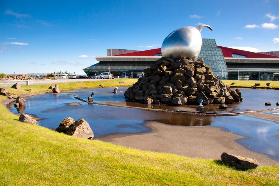 Keflavík Cultural & Coastal Stroll Walking Tour - Romantic Statues of Love