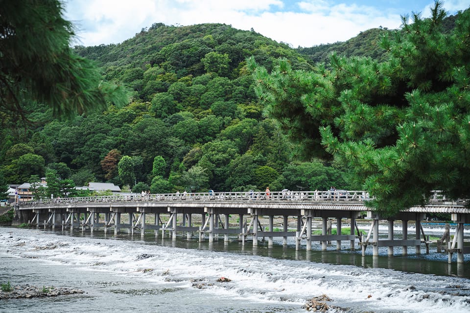 Kyoto: Arashiyama Walking Tour With Local Guide - Experience Highlights