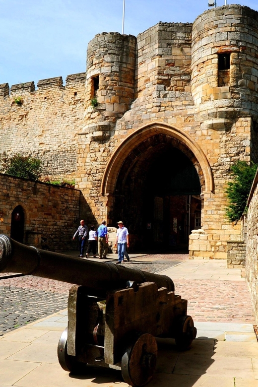 Lincoln: Private Guided Tour/Cathedral, Castle & Magna Carta - Lincoln Cathedral