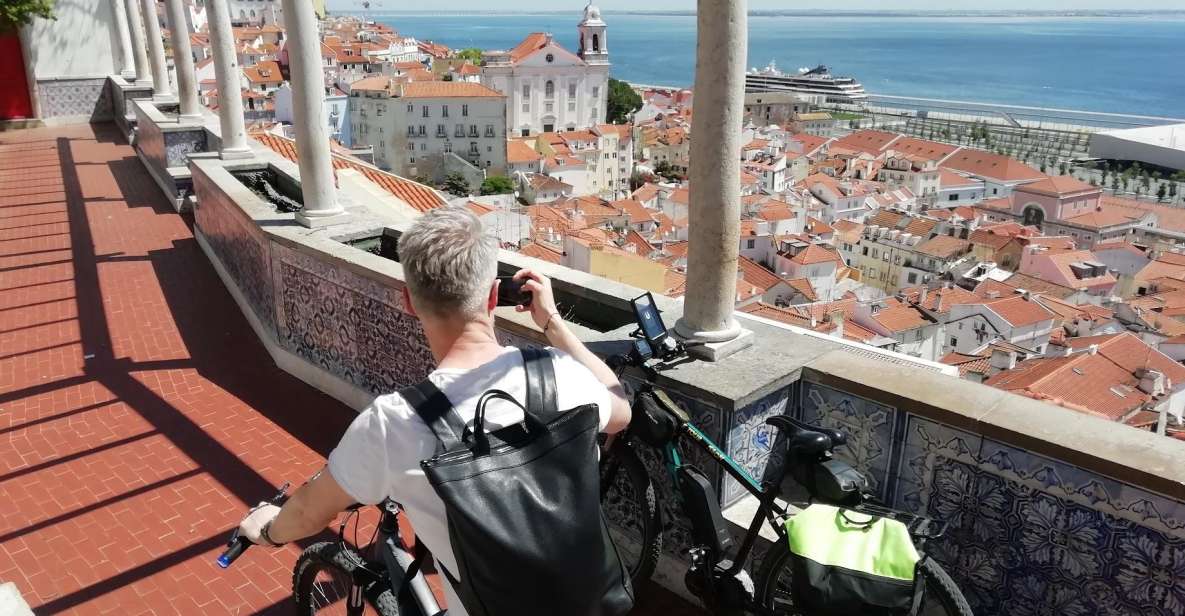 Lisbon: 7 Hills Panoramic Guided Tour by E-Bike - Tour Experience