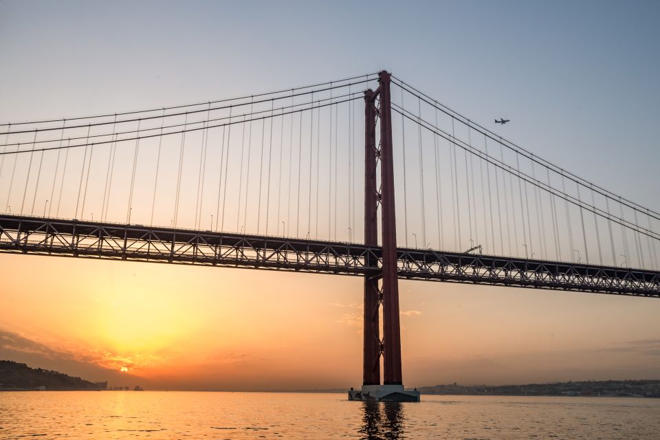 Lisbon: Private Sunset Cruise on the Tagus River With Drink - Highlights