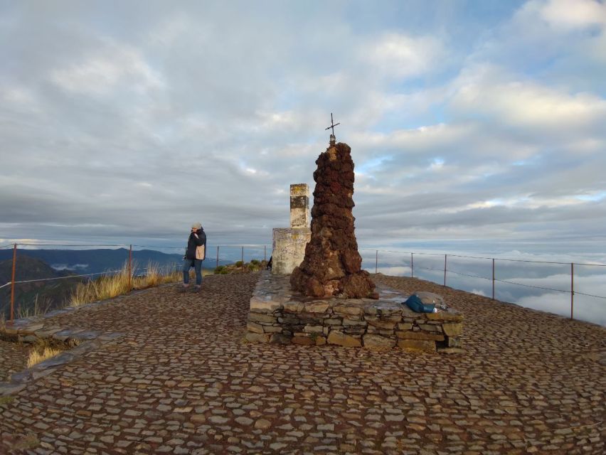 Madeira: Pico Ruivo Guided Sunrise Hike With Hotel Pickup - Itinerary and Experience