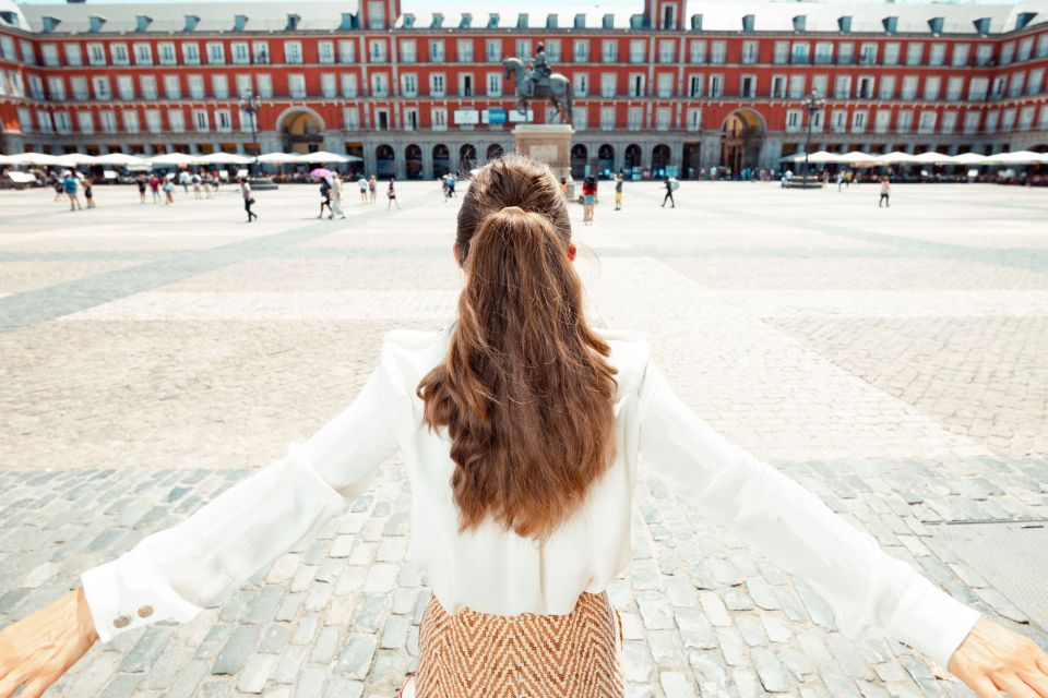 Madrid: Photoshoot in Plaza Mayor - Booking and Payment