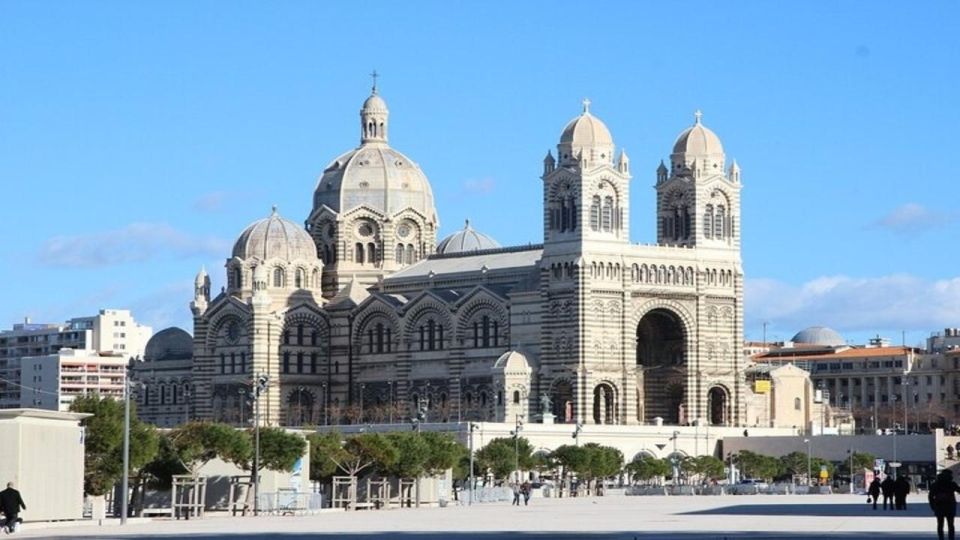 Marseille : Local Neighborhoods Guided Walking Tour - Meeting Point