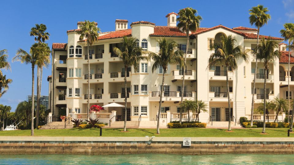 Miami: Celebrity Homes & Millionaire Mansions Boat Tour - Itinerary & Sightseeing