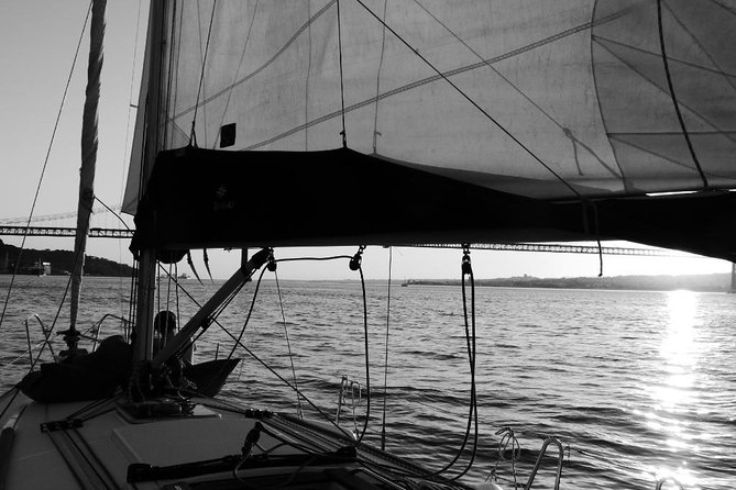 Morning Sailing Tour in Tagus River From Lisbon - Meeting and Pick-up Location