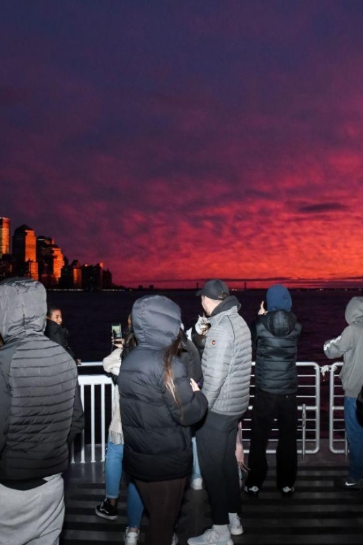 New York City: Sunset to Night Lights City Skyline Cruise - Highlights and Experience