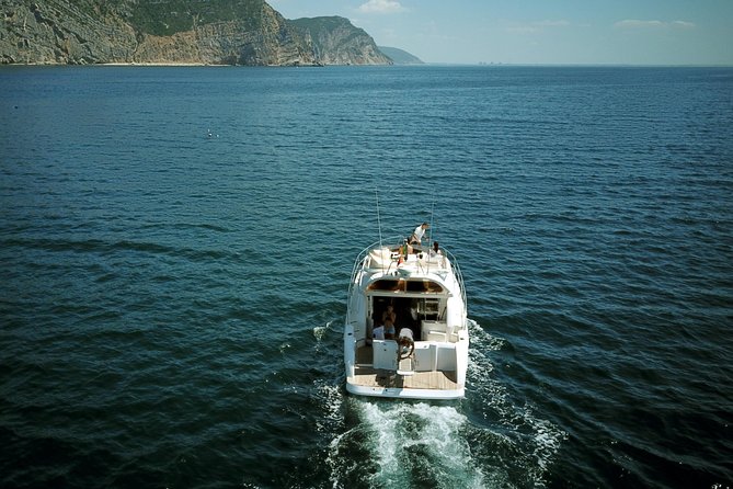 Ocean Bliss: Full Day Yacht Group Tour in Arrábida From Lisbon - Sailing Experience