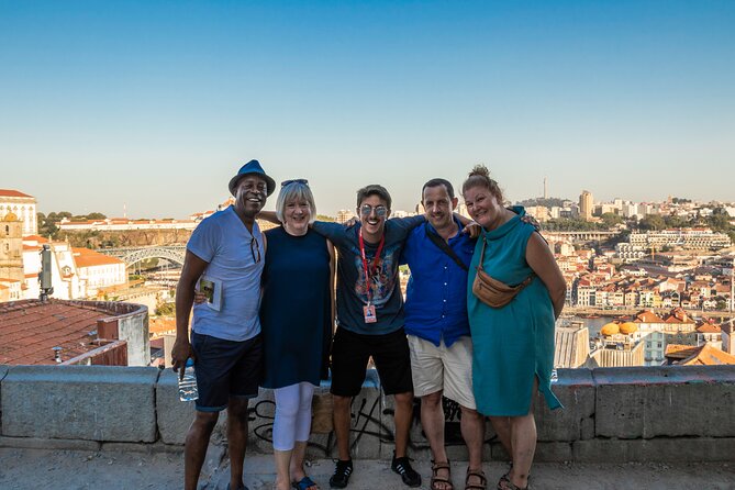 Port Wine Sunset Rooftop Walking Tour - Traveler Capacity and Accessibility